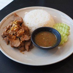 ข้าวหมูอบ On The Way