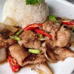 ข้าวผัดพริกไทยดำ