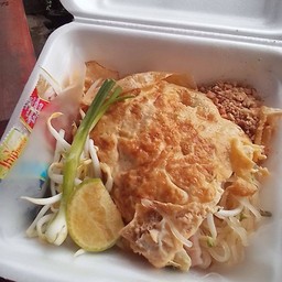 ผัดไท ห่อไข่