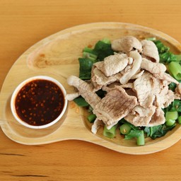 ลวกจิ้มหมูสด