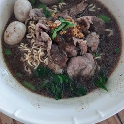 มาม่าเนื้อพิเศษ 2 ห่อ