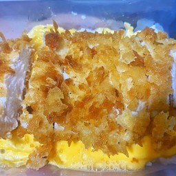 ข้าวไก่กรอบซอสญี่ปุ่นไข่ข้น