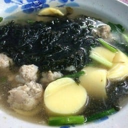 แกงจืดวุ้นเส้น เต้าหู้หมูสับสาหร่าย