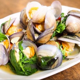 หอยหวานผัดใบกะเพรา