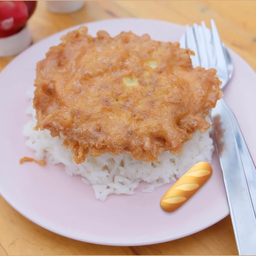 ข้าวไข่เจียวไส้กรอก