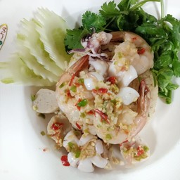 ข้าวผัดพริกเกลือ+ทะเลลวก