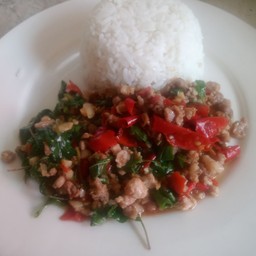 ข้าวผัดกระเพรา