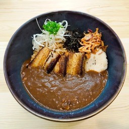 ข้าวแกงกระหรี่หมูชาชู