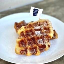 ครอฟเฟิลน้ำตาลไอซิ่ง