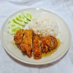 ข้าวไก่กรอบน้ำปลาหวาน