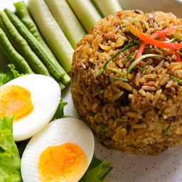 ข้าวผัดไตปลาแห้ง+ไข่