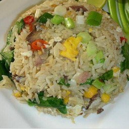 ข้าวผัดปลาเค็ม