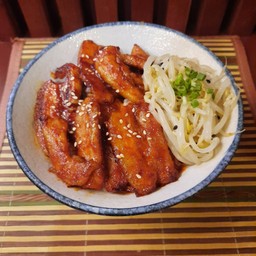 ข้าวหมูย่าง ซอสเกาหลี(บลูโกกิ)