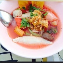 ชายสี่ บะหมี่เกี๊ยว ปากทางคลองใหม่