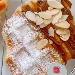 ครอฟเฟิล ทูโทน น้ำตาลคาราเมล นูเทลล่า 1ชิ้น