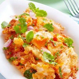 ข้าวลาบไข่ดาว