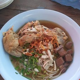 ก๋วยจั๊บชามโต มทส ประตู4