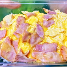 ข้าวไข่ข้นเบคอน