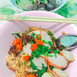 ปริญญาตรีบะหมี่เกี๊ยวหมูแดง เจริญกรุง 91 แยก 9