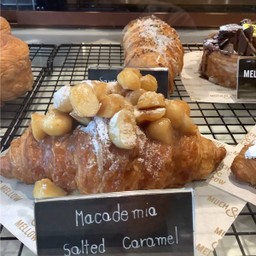 Macadamia Croissant