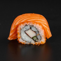 แซลมอนโรล