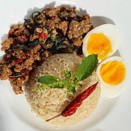 กะเพราเนื้อนายหมี