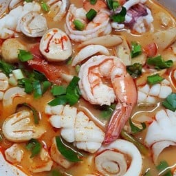 ต้มยำทะเลน้ำใส (กับข้าว)