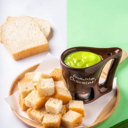 ปังนึ่งสังขยาใบเตย