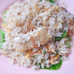 ข้าวผัดปลาสลิด