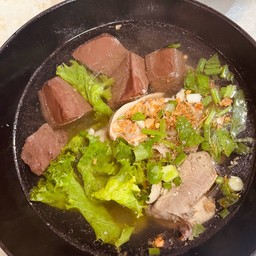 เกาเหลาเลือดหมู