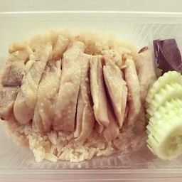 ข้าวเหนียวหมูทอด แซนวิชไส้ทะลัก
