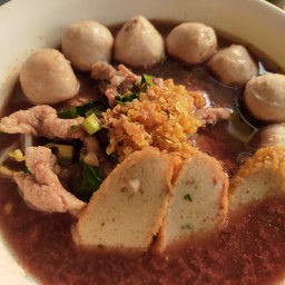 เส้นเล็กหมูสด ลูกชิ้นหมู