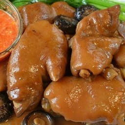 ขาหมูคากิกับข้าว