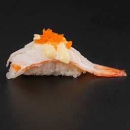 ซูชิกุ้งราดสลัด