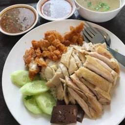 ข้าวมันไก่ ให้เยอะ หมู่บ้านไทยสมบูรณ์3