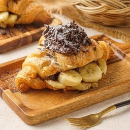 ครัวซองด์นูเทลล่า กล้อยหอม