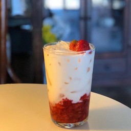 Strawberry latte