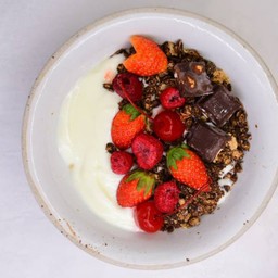 Chocoberry yogurt bowl