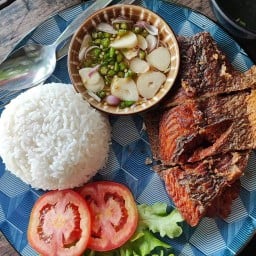 ข้าวปลาแกะ&ข้าวแหนมหมูทอด