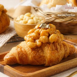 ครัวซองค์แมคคาเดเมียคาราเมล