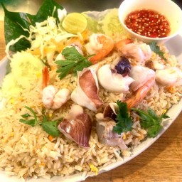 ข้าวผัดทะเล (ใหญ่)