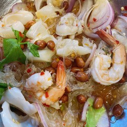 ยำวุ้นเส้นทะเล