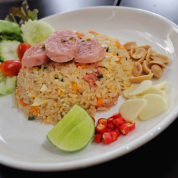 ข้าวผัดแหนม