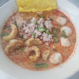 ก๋วยเตี๋ยวหมูน้ำข้นพิเศษเครื่อง