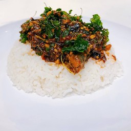 ข้าวกระเพราปลากระป๋องมหากาฬ