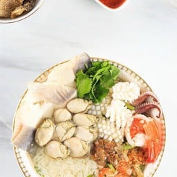 ข้าวต้มปลาเต๋าเต้ยรวมมิตร+หอย