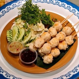 ลูกชิ้นปิ้งโบราณ ตลาดล้านเมือง เชียงราย