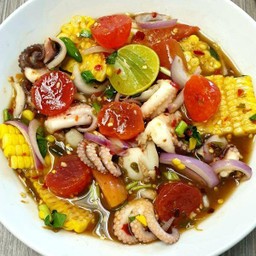 ยำหมึกไข่แดงข้าวโพดปลาร้า