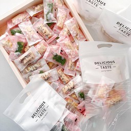 At Lip (แอทลิป)