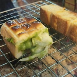 ปังปิ้งไส้ทะลัก